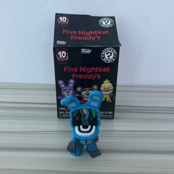 Funko Five Nights at Freddy's 10 Anniversary Mystery Mini Withered Bonnie vynil - Picture 1 of 5